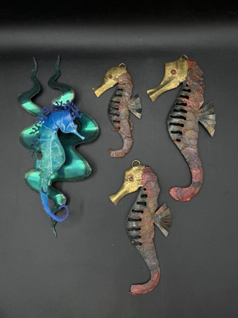 Contemporary & Brutalist Metal 3D Seahorse Lot 4 Wall Decor Bathroom